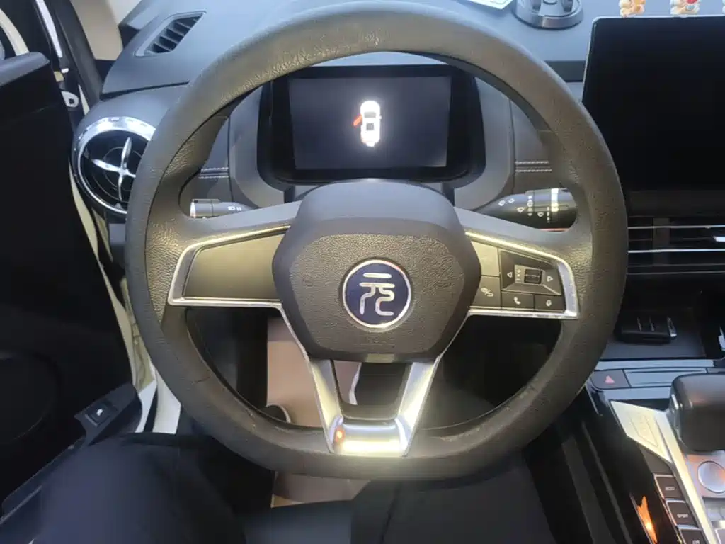 BYD Yuan EV — миниатюра 11