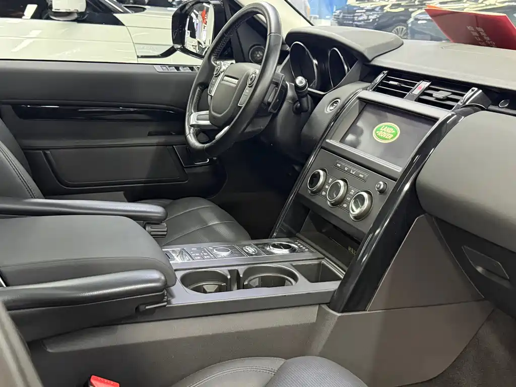Land Rover Discovery — миниатюра 6