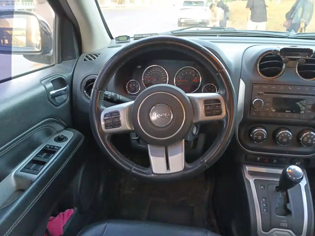 Jeep Compass (Import) — миниатюра 6