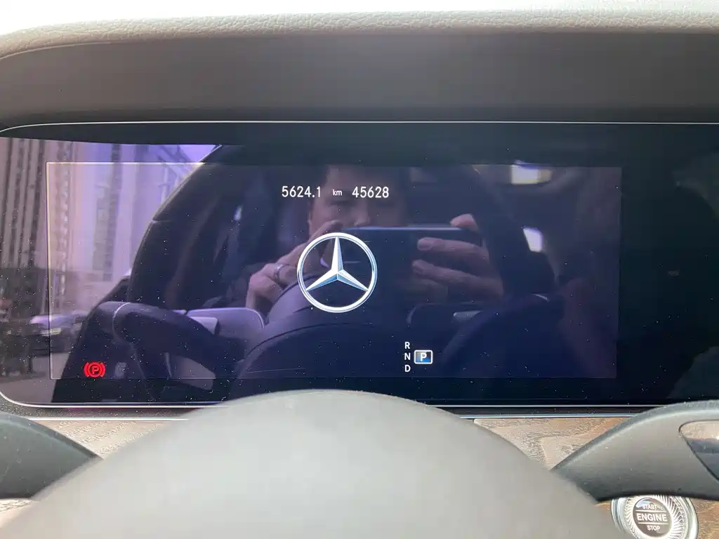 MERCEDES-BENZ E CLASS