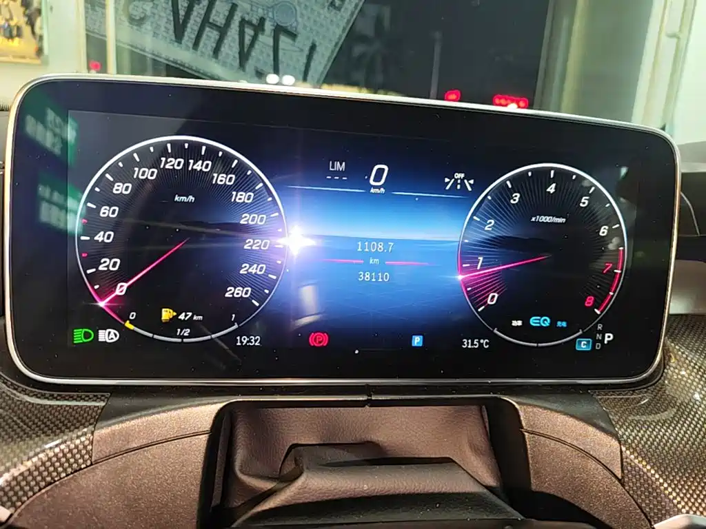 Mercedes-Benz C-Class — миниатюра 12