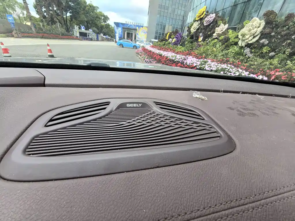 Geely Xingyue L — миниатюра 11