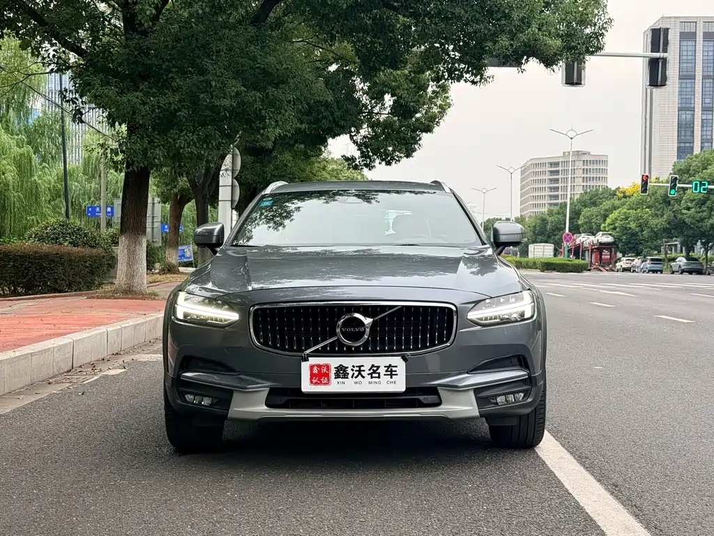 Volvo V90 — миниатюра 2