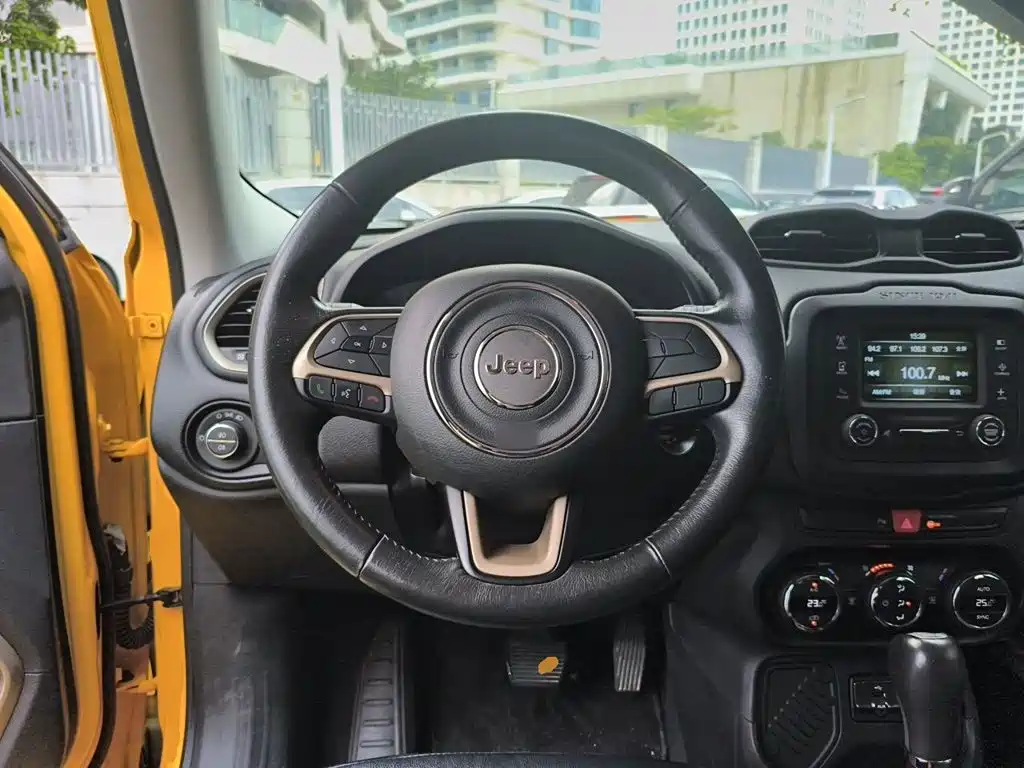 Jeep Renegade — миниатюра 6