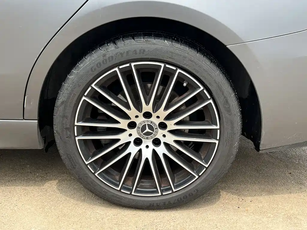 Mercedes-Benz C-Class — миниатюра 16