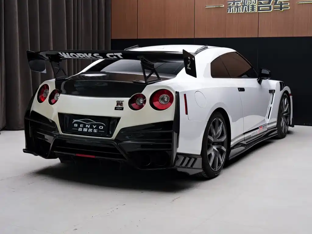 Nissan GT-R — миниатюра 4