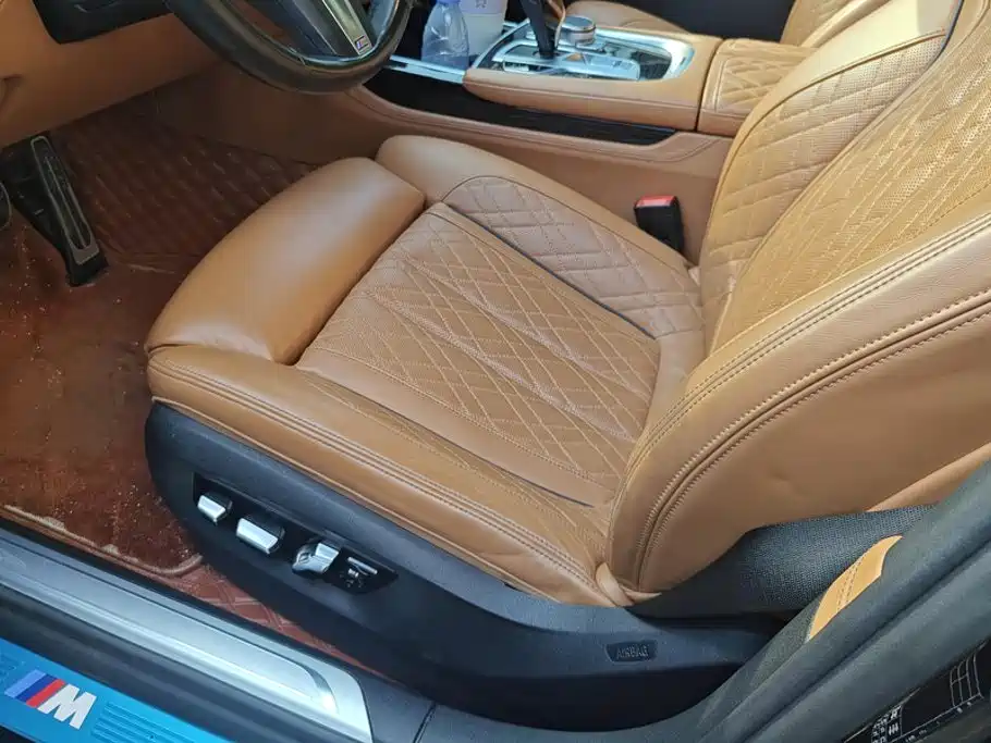 BMW 7 Series — миниатюра 9