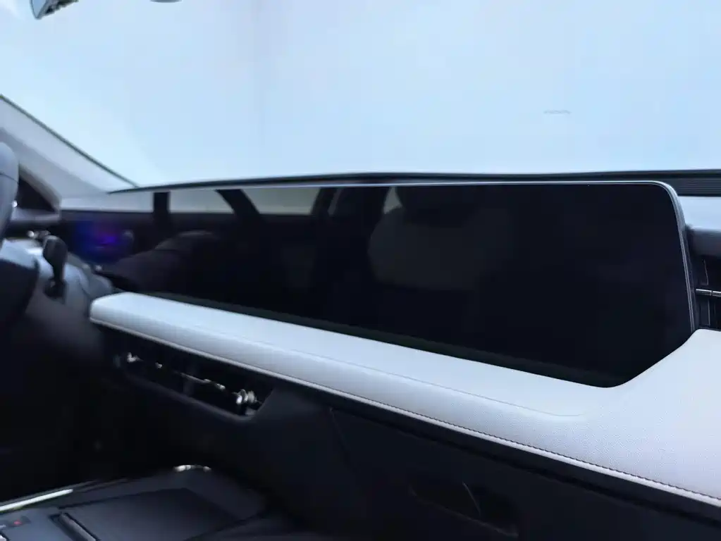 Ford Mondeo — миниатюра 8
