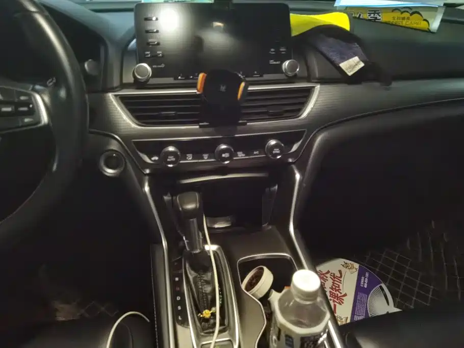Honda Accord — миниатюра 13
