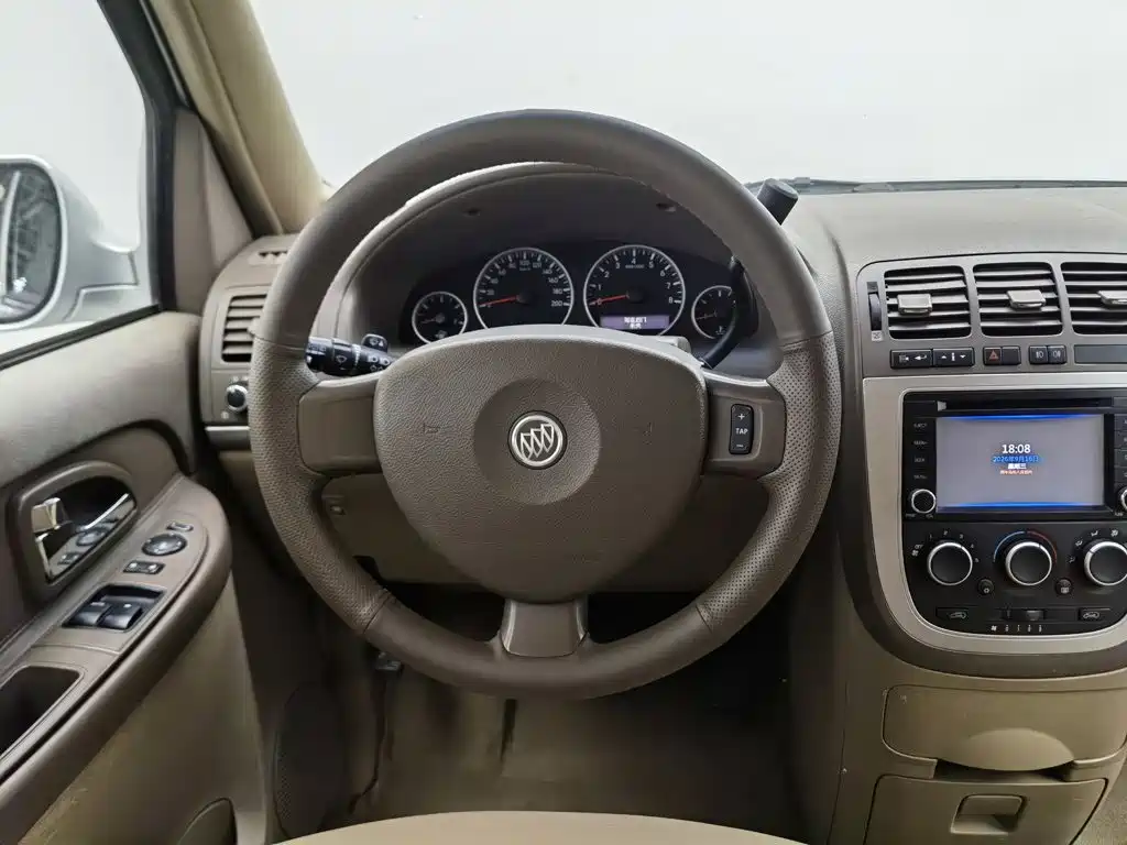 Buick GL8 — миниатюра 11