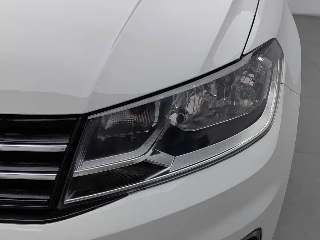 Volkswagen Santana — миниатюра 7