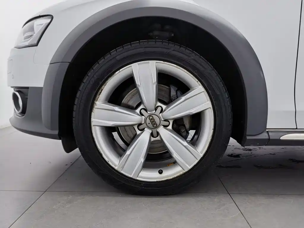 Audi A4 (Import) — миниатюра 17