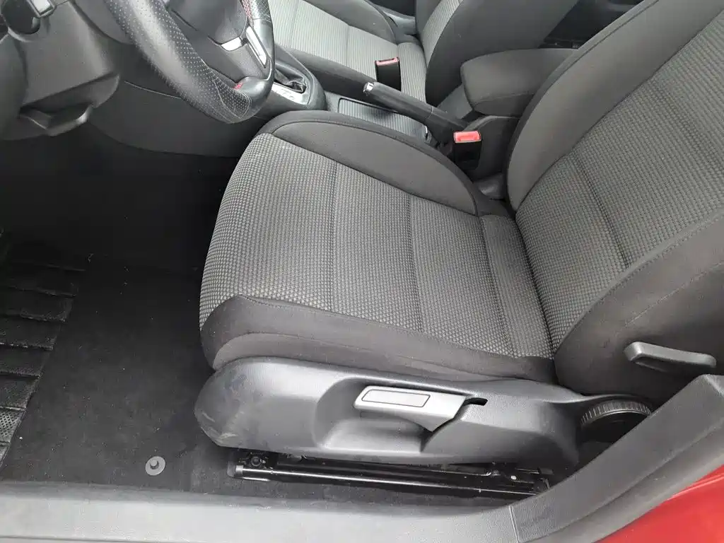 Volkswagen Golf — миниатюра 20