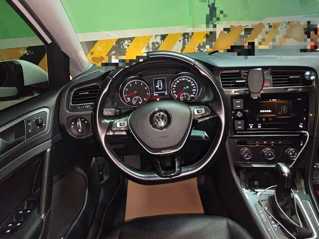 Volkswagen Golf — миниатюра 6