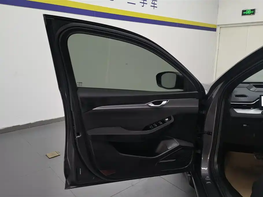 Geely Preface 2025 2.0TD