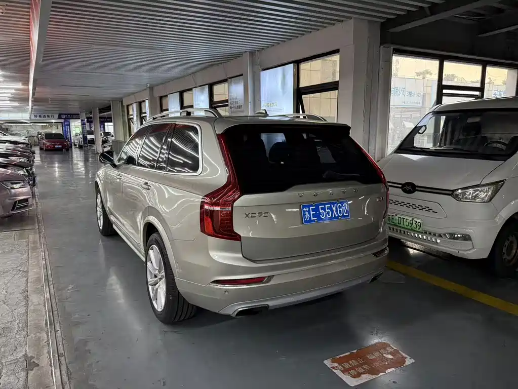 Volvo XC90 — миниатюра 7