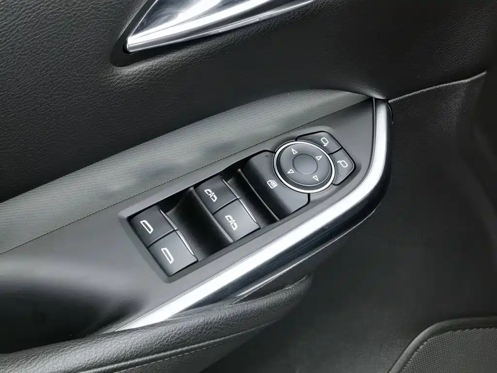 Cadillac XT4 — миниатюра 9