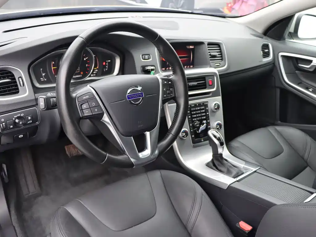 Volvo S60 — миниатюра 6