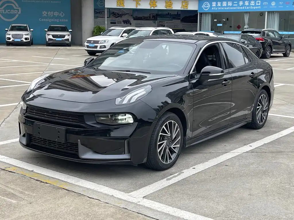 Купить Lynk & Co 03