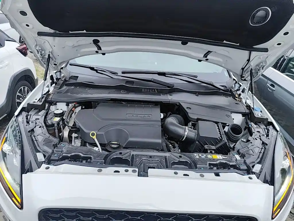 Jaguar E-PACE — миниатюра 20