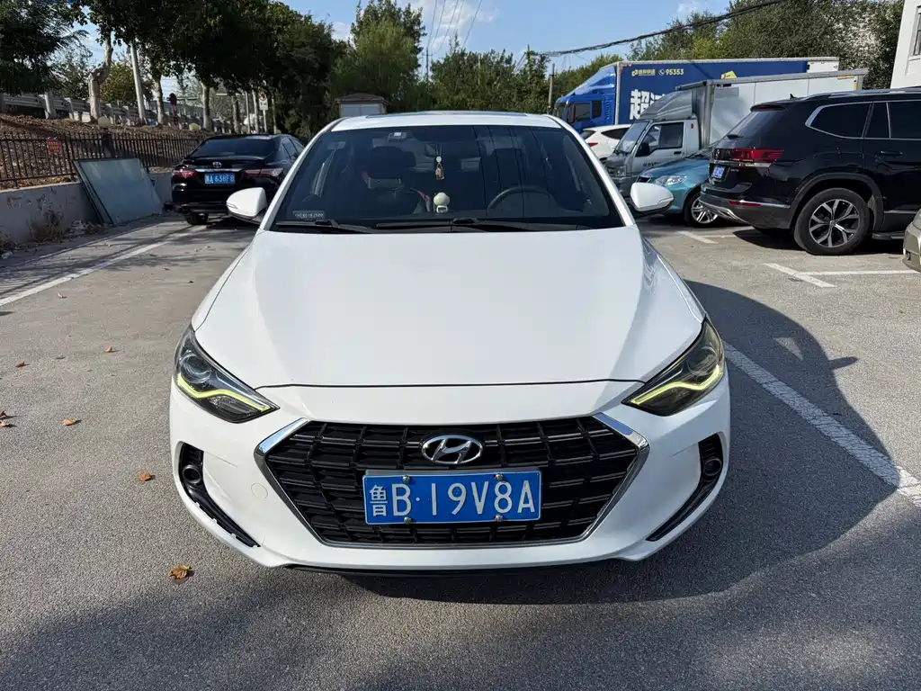 Hyundai Elantra — миниатюра 2