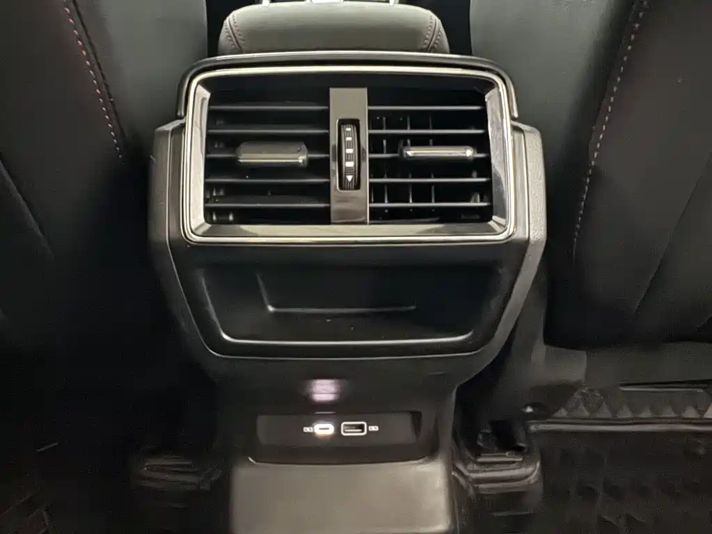 Skoda Karoq — миниатюра 18