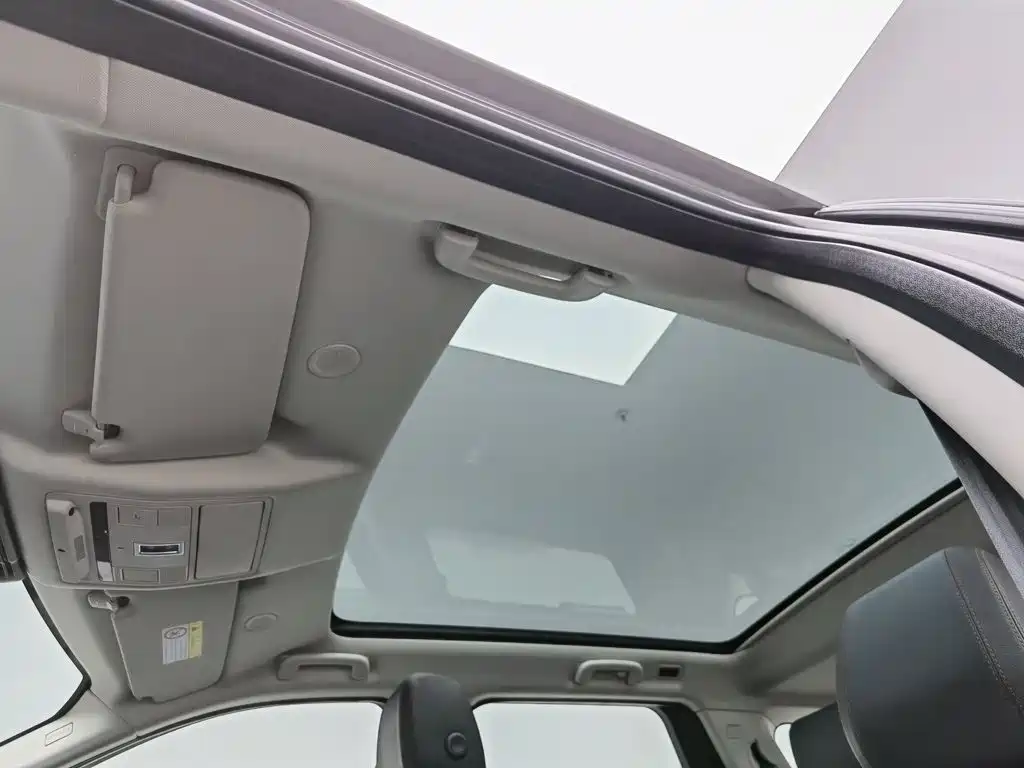 Land Rover Discovery Sport — миниатюра 14