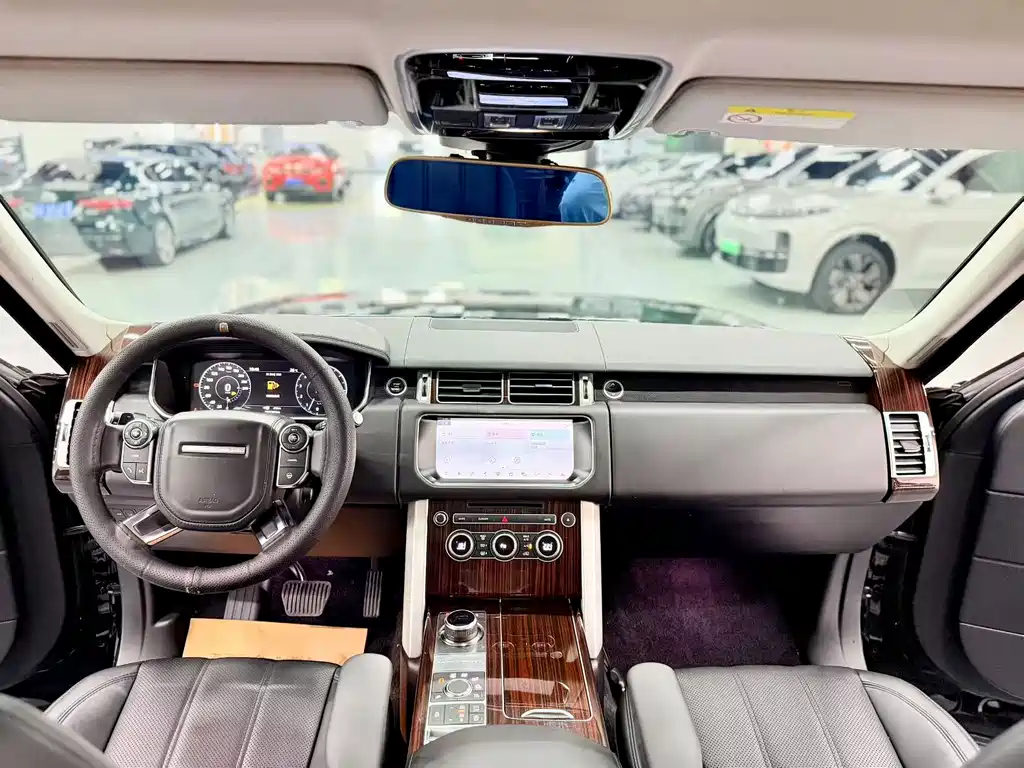 Land Rover Range Rover — миниатюра 5