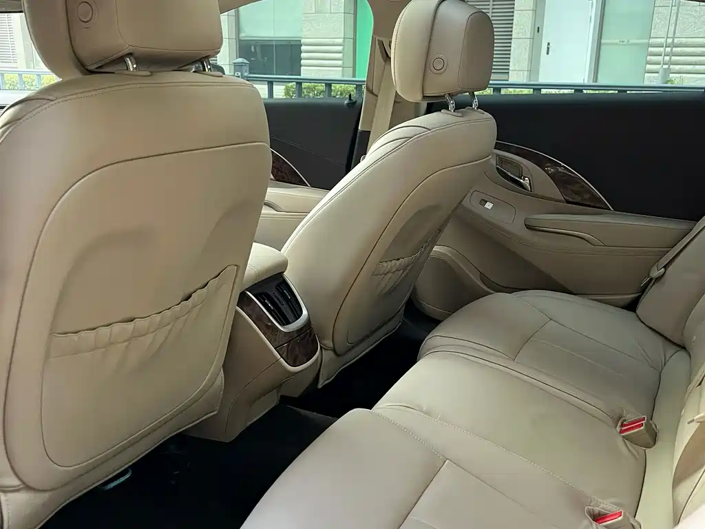 Buick LaCrosse — миниатюра 7