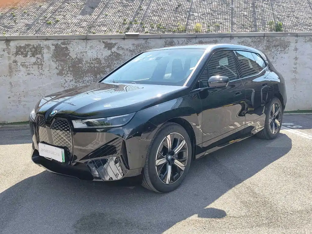 BMW iX 2025