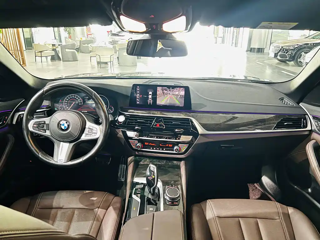 BMW 5 Series — миниатюра 5