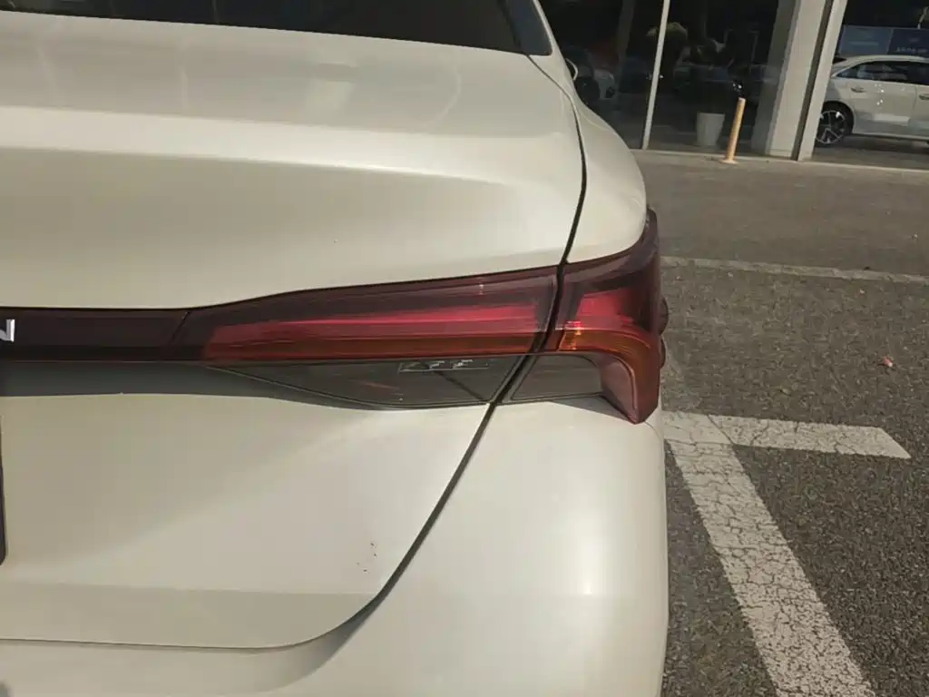Toyota Avalon — миниатюра 8