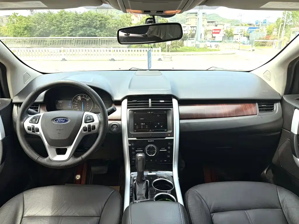 Ford Edge (Import) — миниатюра 9