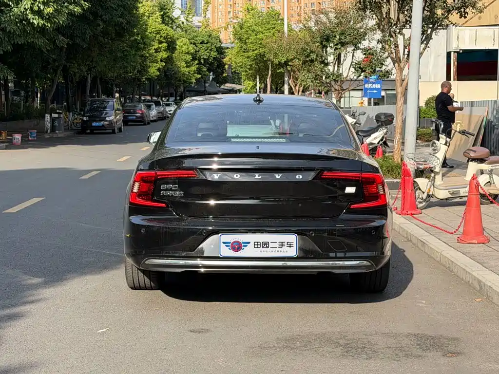 Volvo S90 PHEV — миниатюра 5