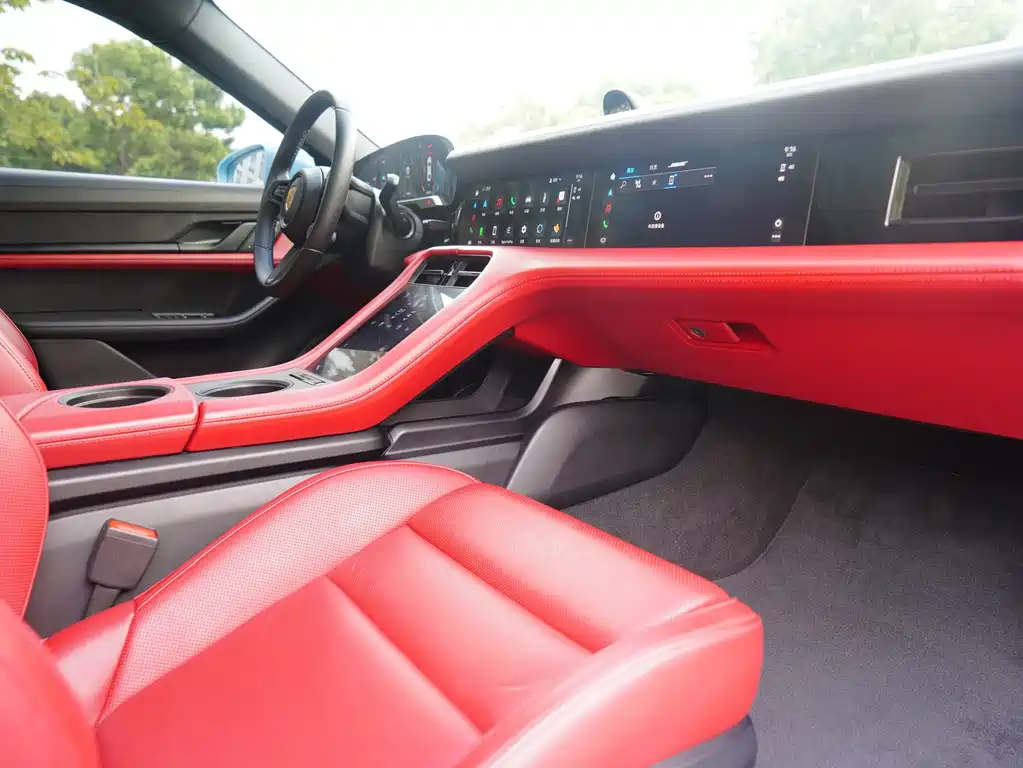 Porsche Taycan — миниатюра 5