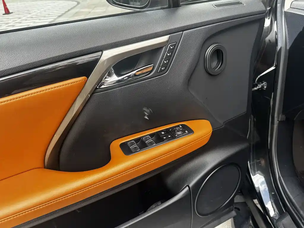 Lexus RX — миниатюра 10