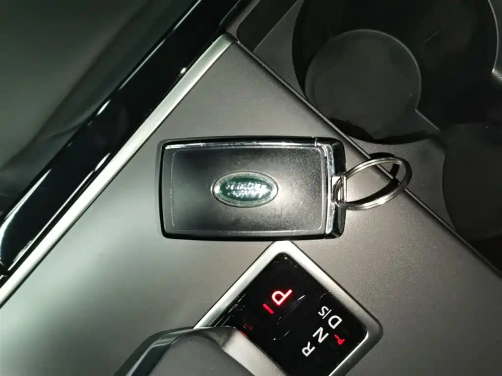 Land Rover Range Rover Velar 2024 Dynamic SE
