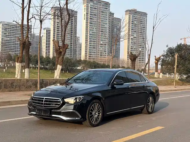 MERCEDES-BENZ E CLASS