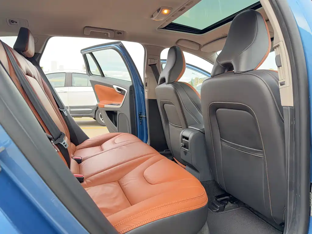 Volvo V60 — миниатюра 13