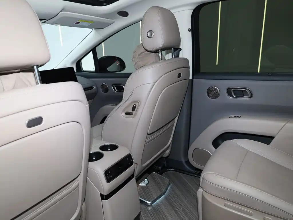 Li Auto Li i8 — миниатюра 13