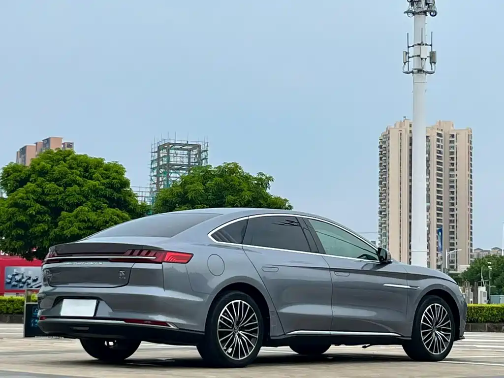 BYD Han — миниатюра 7