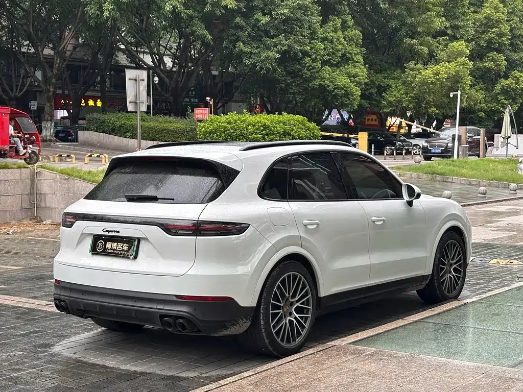 Porsche Cayenne Hybrid — миниатюра 4