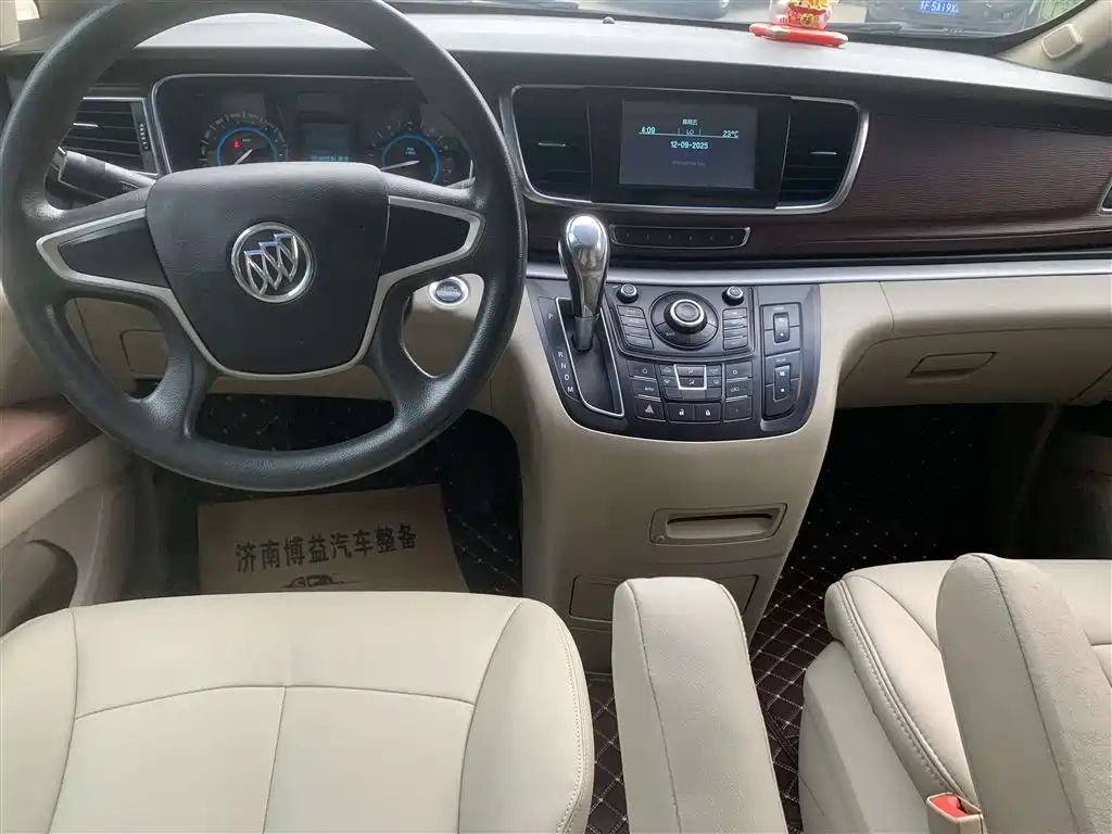Buick GL8 2014 2.4L CT Luxury Comfort
