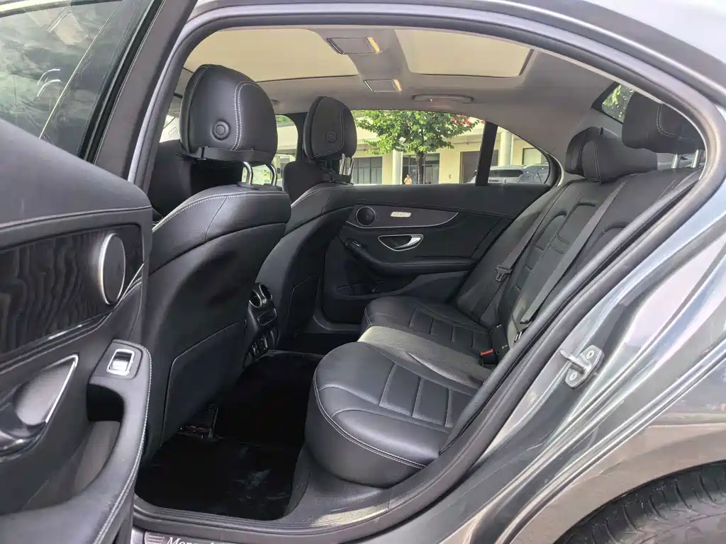 Mercedes-Benz C-Class — миниатюра 6