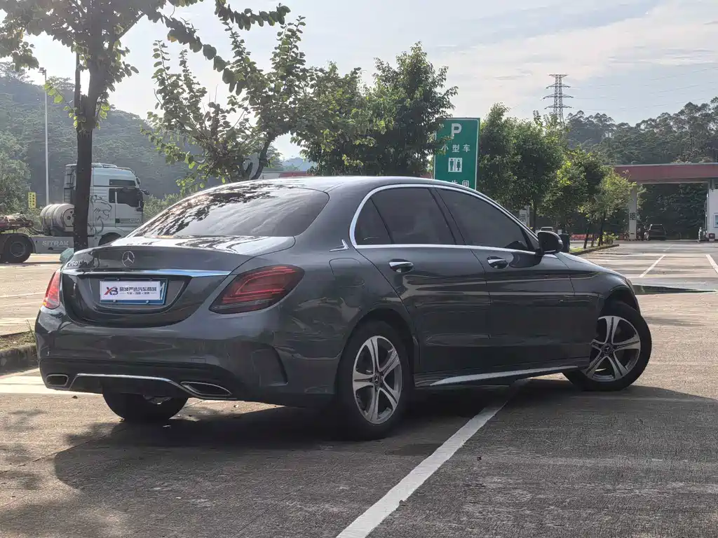 Mercedes-Benz C-Class — миниатюра 2