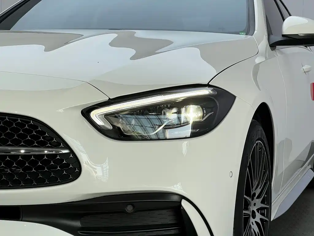Mercedes-Benz C-Class — миниатюра 4