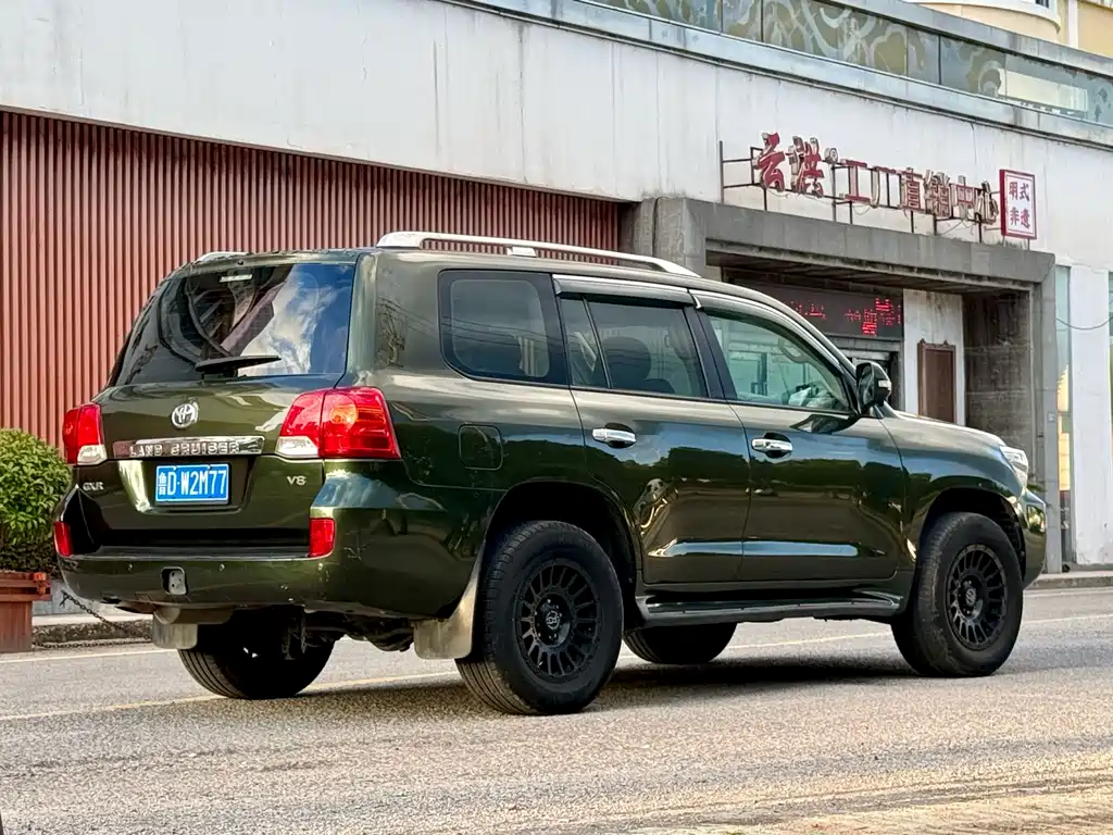 Toyota Land Cruiser — миниатюра 7