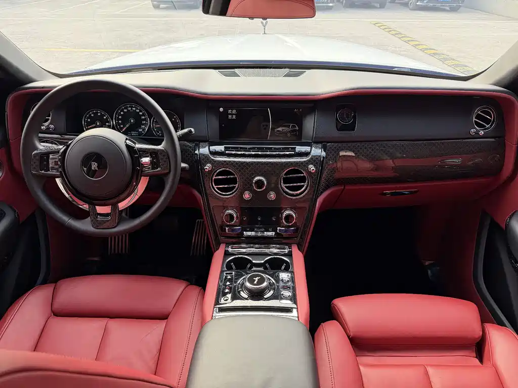 Rolls-Royce Cullinan 2018 мест