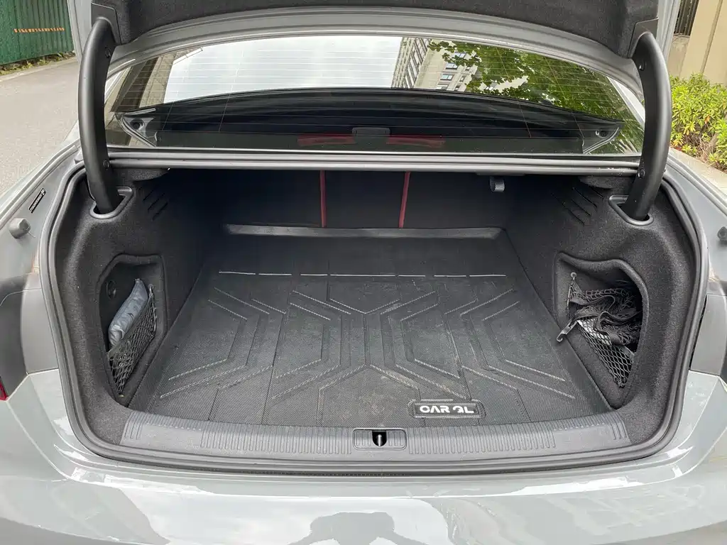 Audi A4L — миниатюра 12