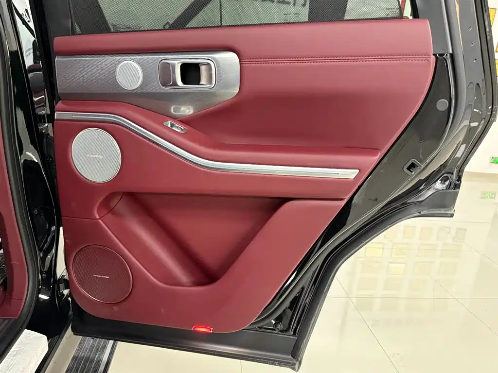 TANK TANK 700 NEW ENERGY